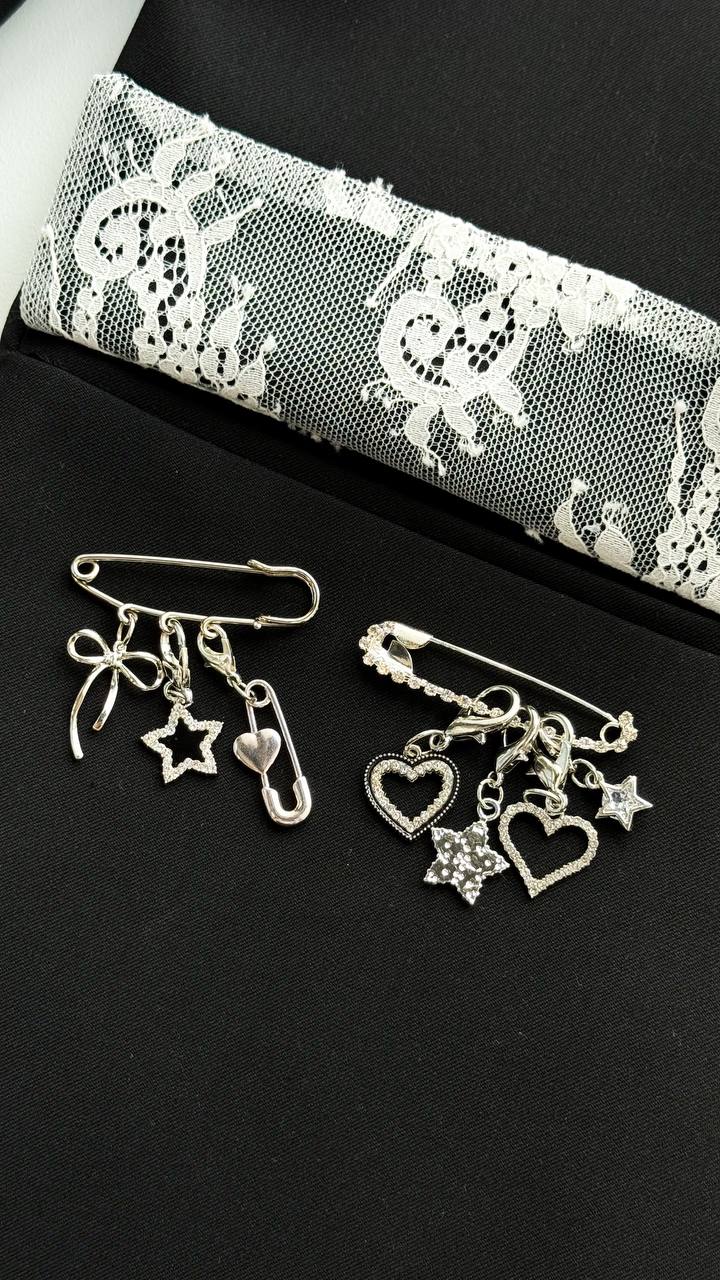 Булавка з ланцюжками